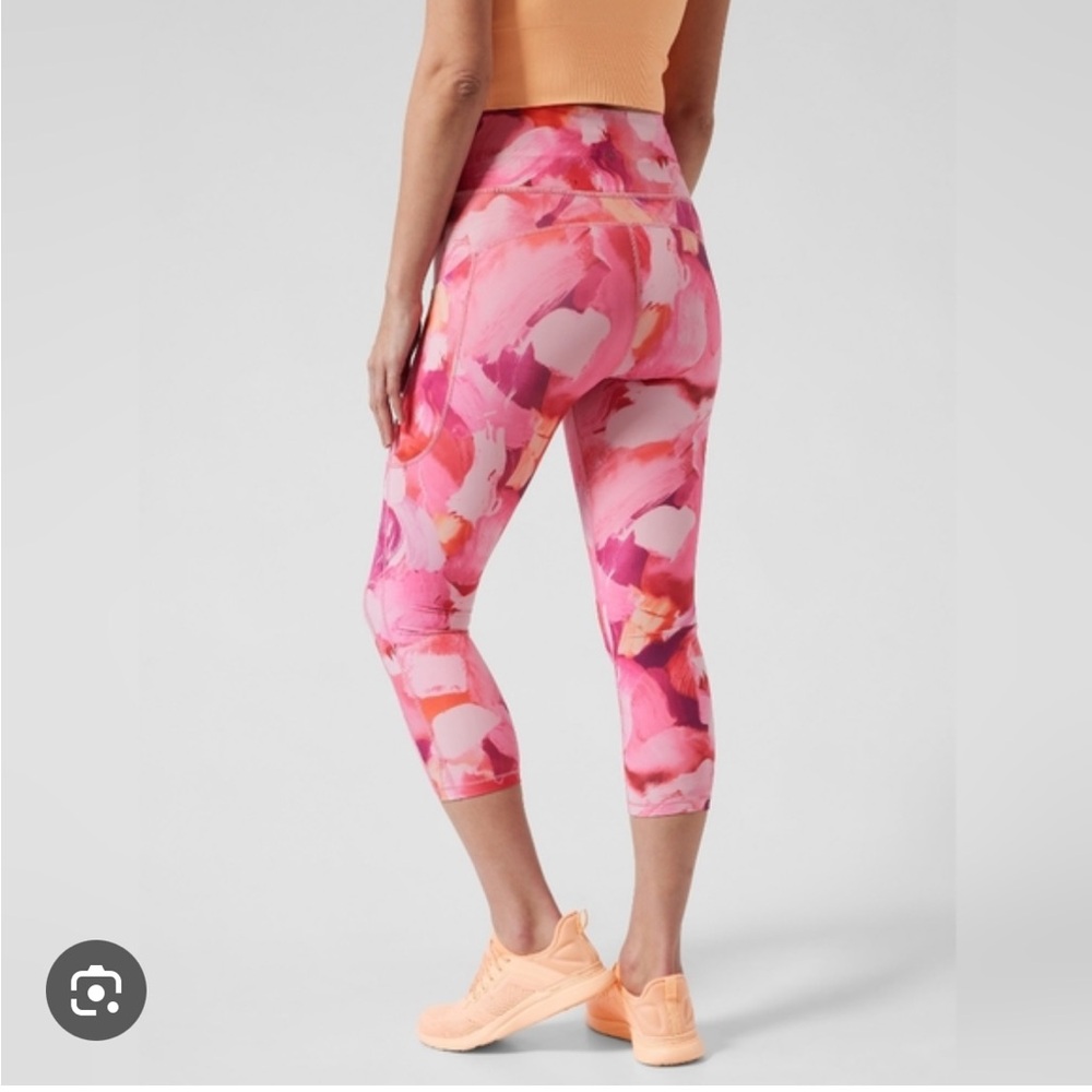 Athleta Ultimate Stash II Capri Leggings - Women's